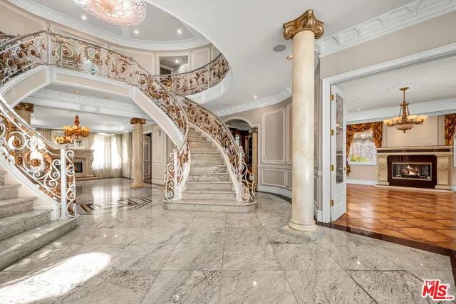 $20,000 | 11244 Briarcliff Lane, Studio City, CA 91604