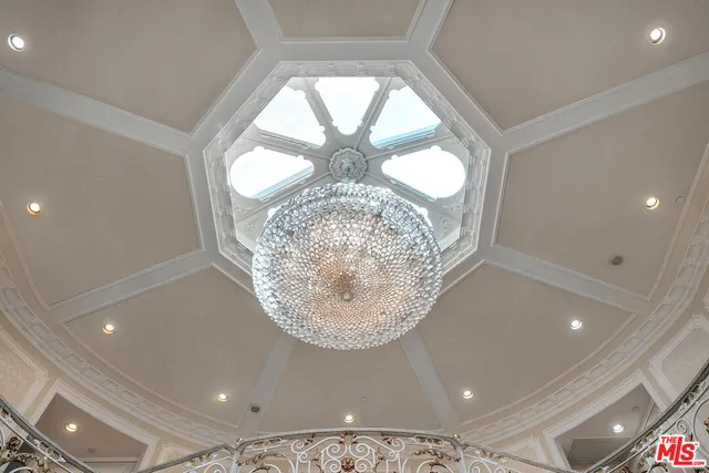 $20,000 | 11244 Briarcliff Lane, Studio City, CA 91604