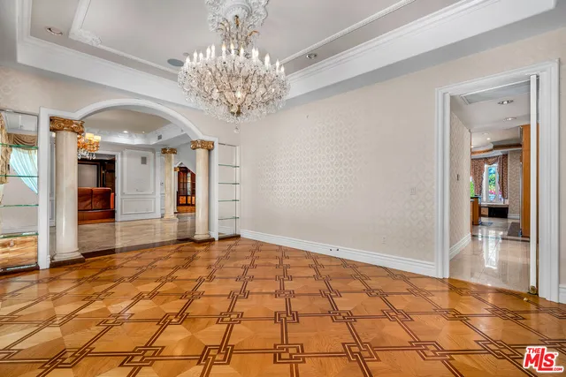 $20,000 | 11244 Briarcliff Lane, Studio City, CA 91604