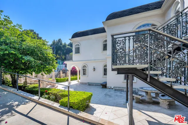 $20,000 | 11244 Briarcliff Lane, Studio City, CA 91604