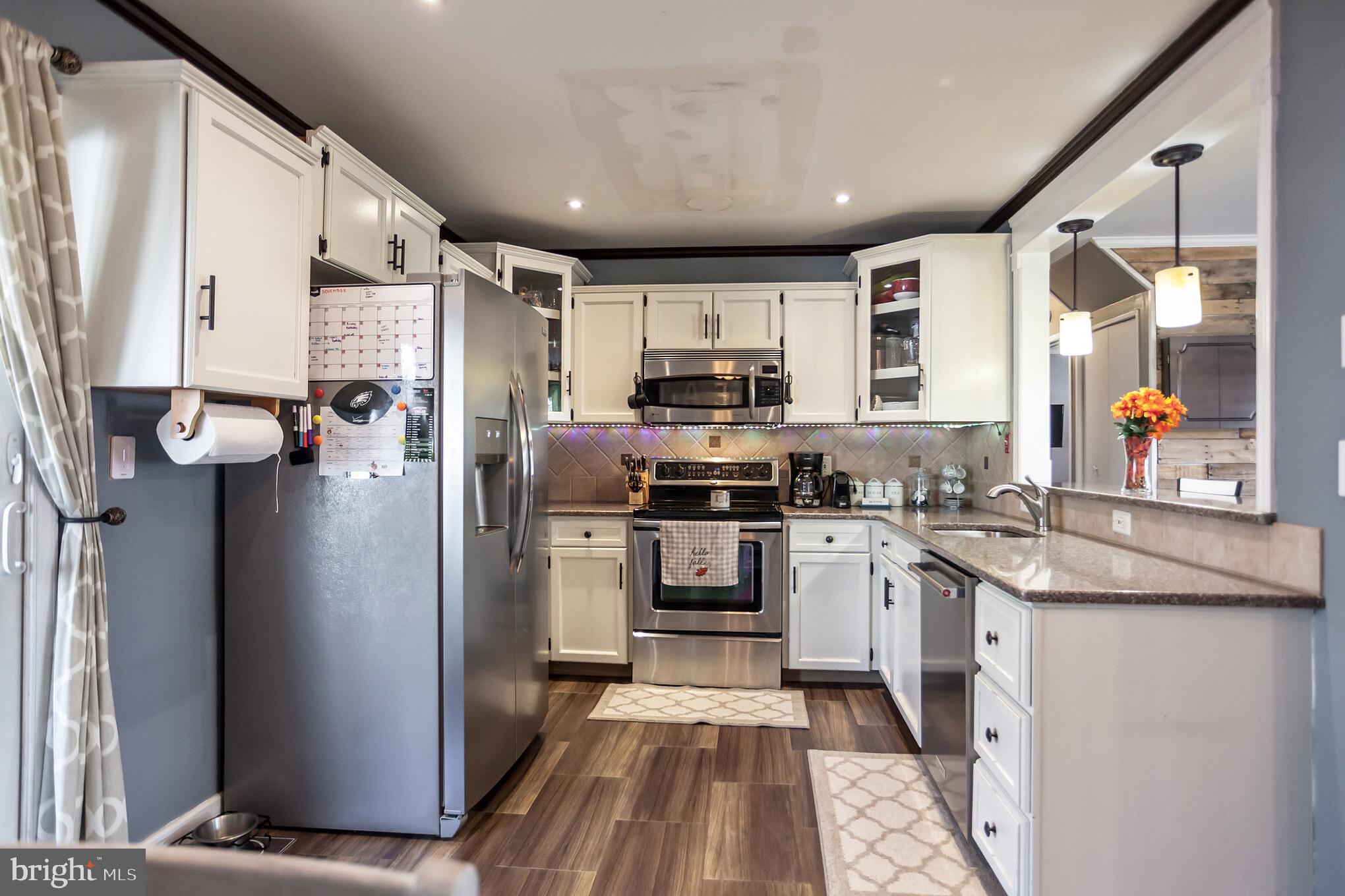 46 Queens Bridge Road Levittown, PA 19057 - Photo 11 of 29 Gallery Image 11
