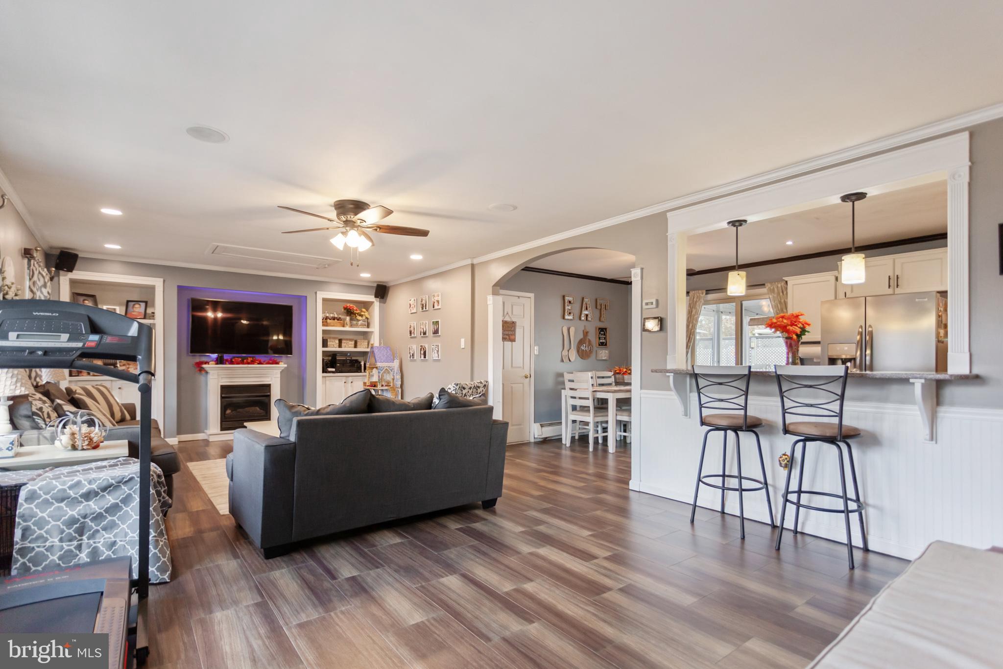 46 Queens Bridge Road Levittown, PA 19057 - Photo 4 of 29 Gallery Image 4