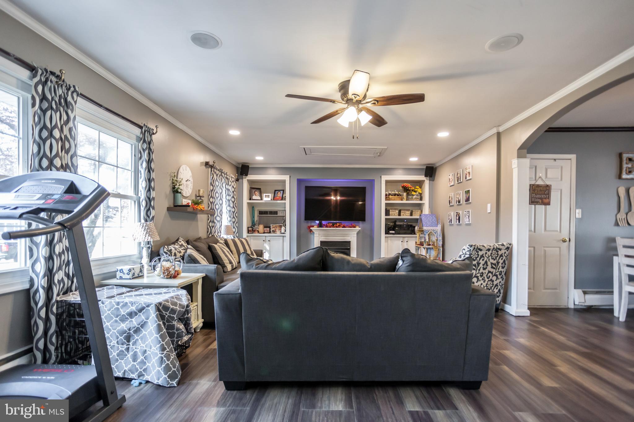 46 Queens Bridge Road Levittown, PA 19057 - Photo 5 of 29 Gallery Image 5