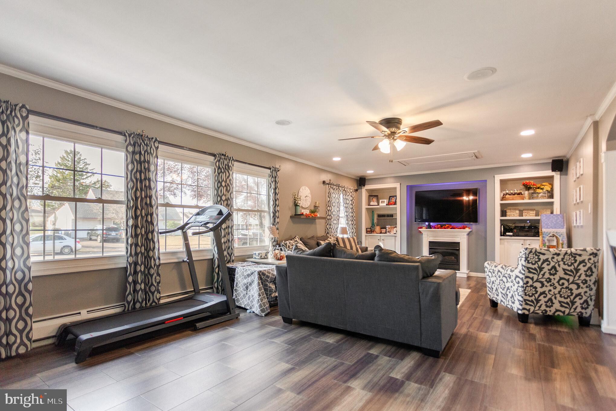 46 Queens Bridge Road Levittown, PA 19057 - Photo 6 of 29 Gallery Image 6