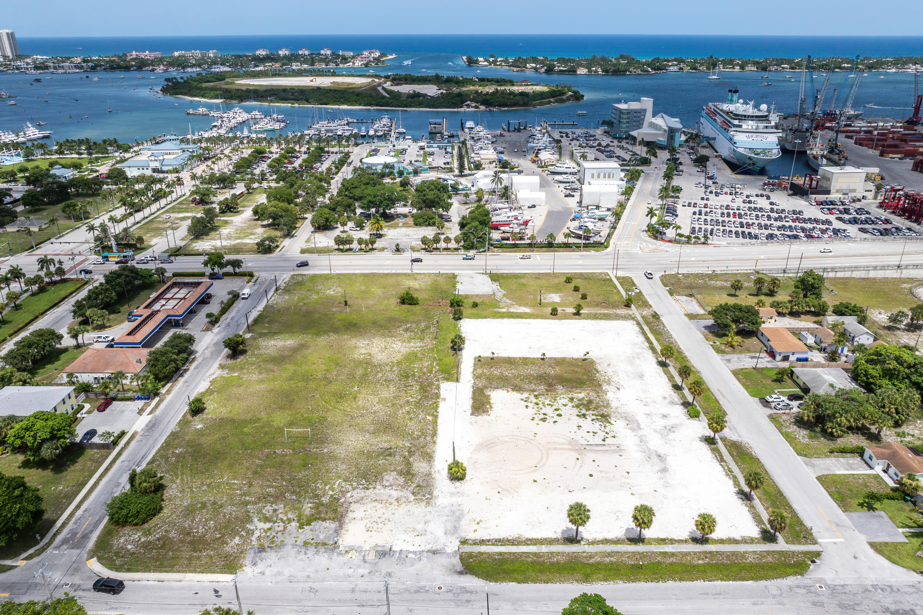 68 West 11th Street Riviera Beach, FL 33404 - Photo 7 of 11 004-68West11thStreet-WestPalmBeach-FL-33