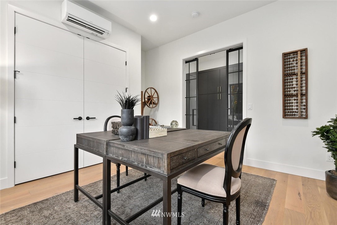 4605 108th Avenue Northeast Kirkland, WA 98033 - Photo 19 of 35