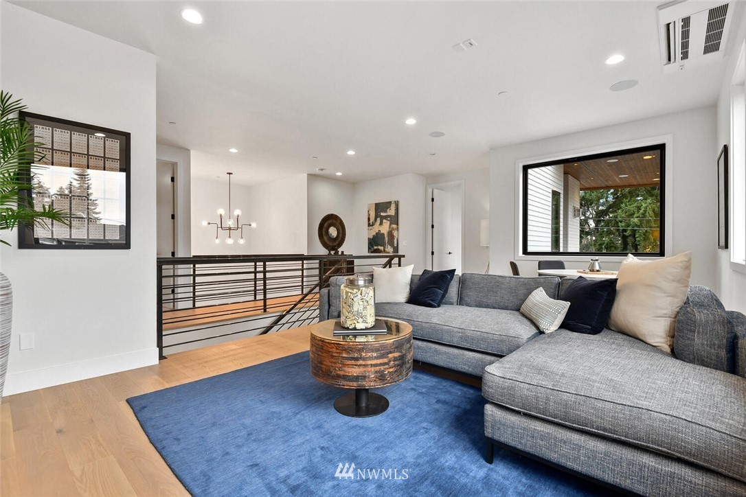 4605 108th Avenue Northeast Kirkland, WA 98033 - Photo 22 of 35