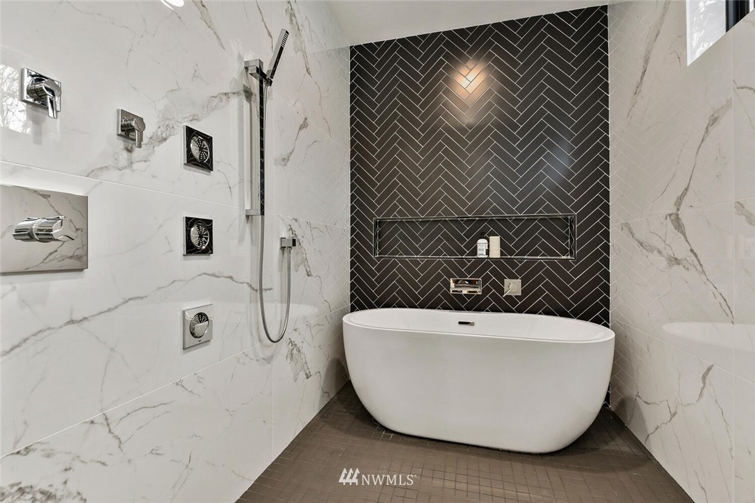 4605 108th Avenue Northeast Kirkland, WA 98033 - Photo 27 of 35