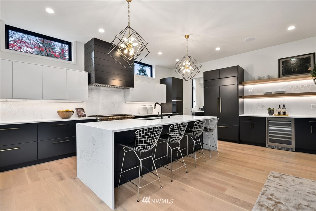 4605 108th Avenue Northeast Kirkland, WA 98033 - Photo 7 of 35