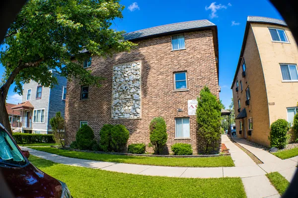 $1,400 | 1124 Dunlop Avenue, Unit 2C, Forest Park, IL 60130