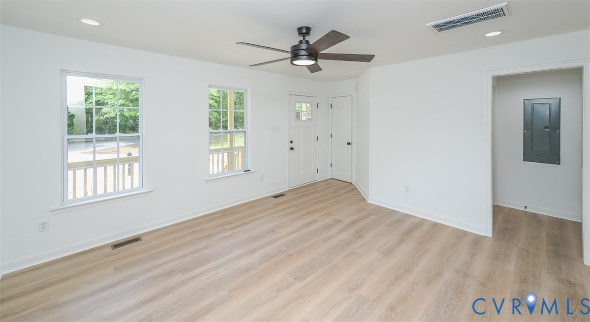 352 Ogden Street West Point, VA 23181 - Photo 4 of 26