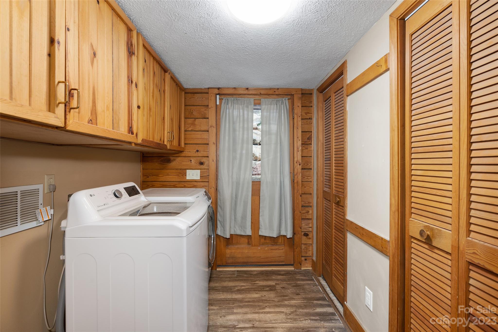 243 Penland Street Clyde, NC 28721 - Photo 10 of 20