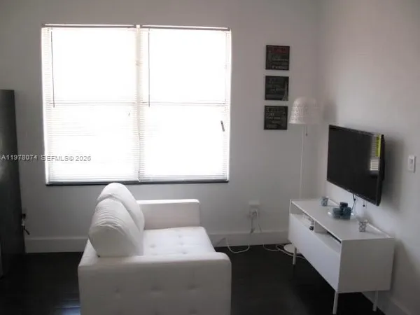 $1,700 | 900 Jefferson Avenue, Unit 4, Miami Beach, FL 33139