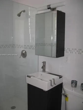 $1,700 | 900 Jefferson Avenue, Unit 4, Miami Beach, FL 33139