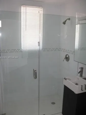 $1,700 | 900 Jefferson Avenue, Unit 4, Miami Beach, FL 33139