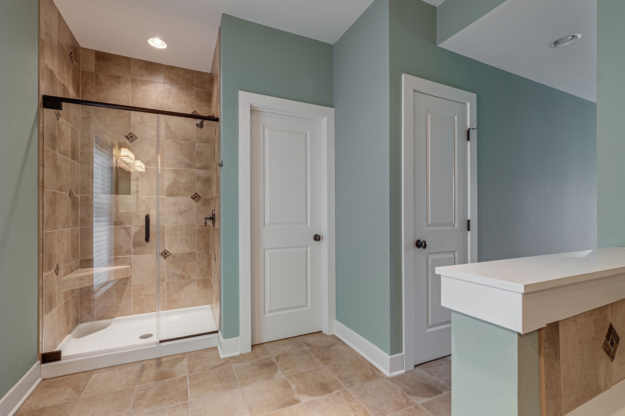 115 Vista Pt Road, Unit 115 Silver Point, TN 38582 - Photo 22 of 50 a bathroom with a glass shower door
