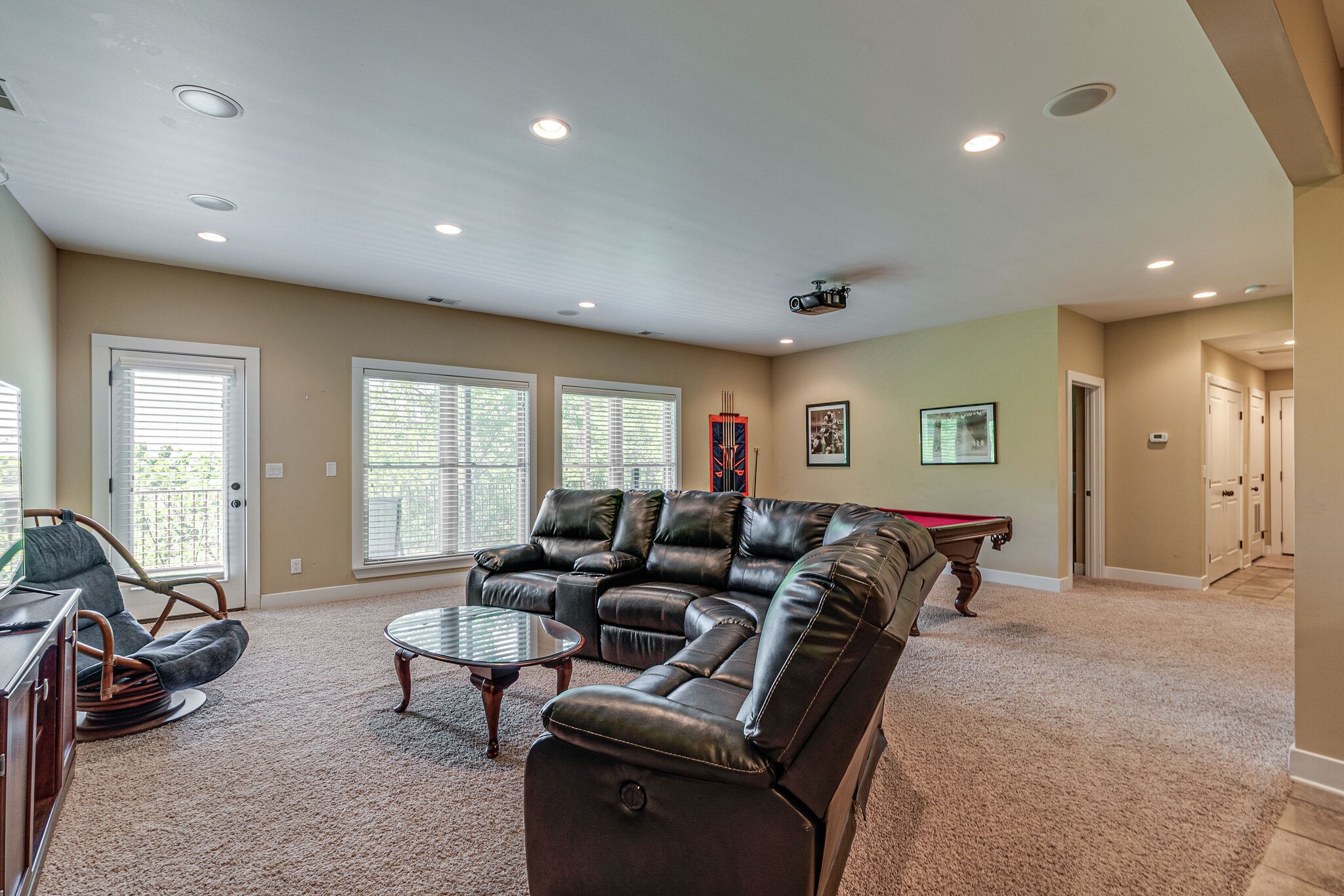 115 Vista Pt Road, Unit 115 Silver Point, TN 38582 - Photo 39 of 50 a living room with furniture
