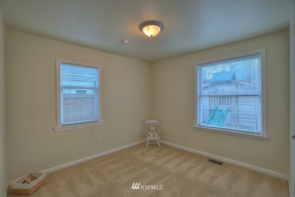 8208 39th Avenue Southwest Seattle, WA 98136 - Photo 10 of 15