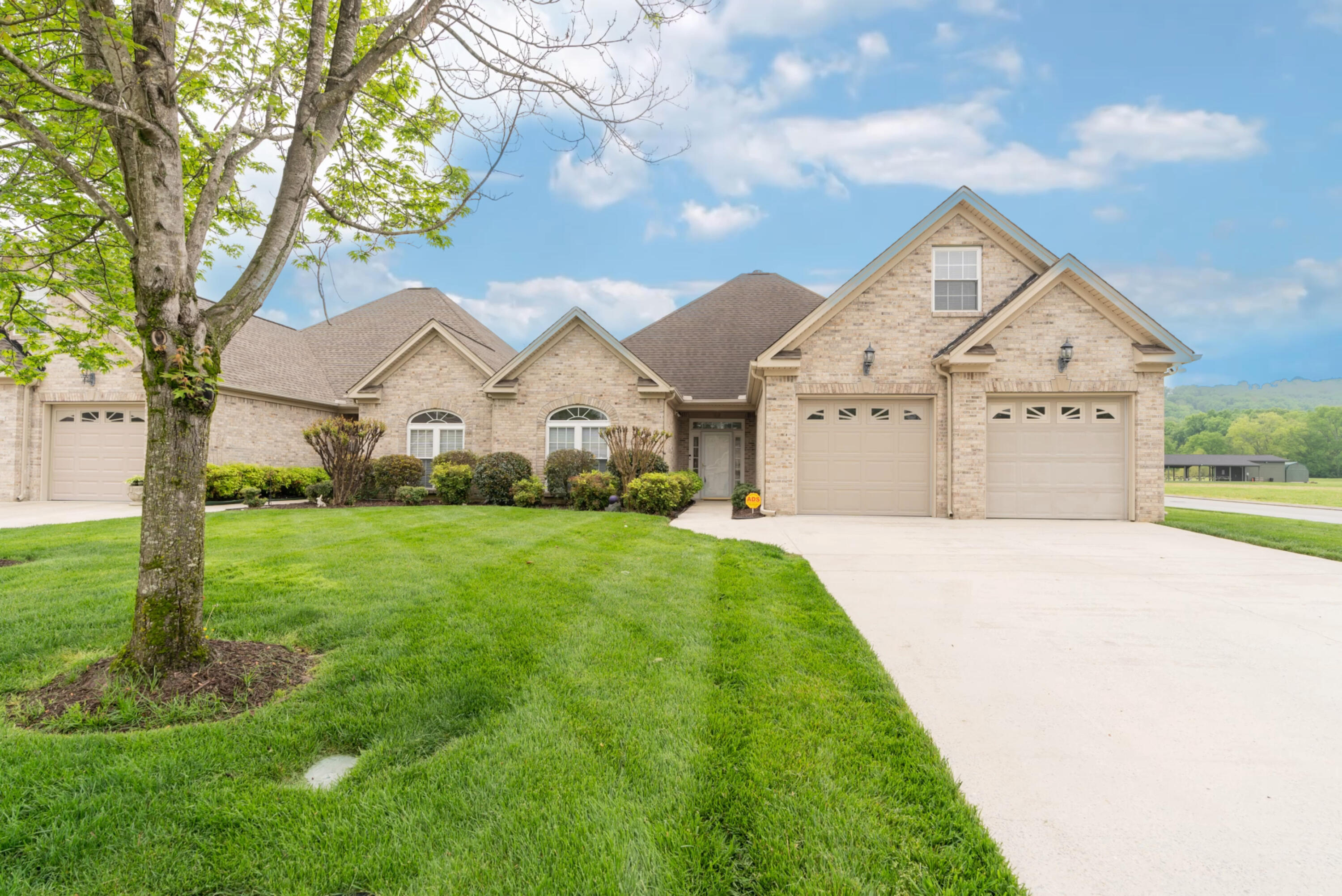 6704 Dove Field Road Hixson, TN 37343 - Photo 1 of 56 Photo Apr 18 2024, 2 02 04 PM (3)