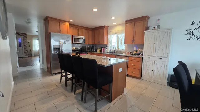 $5,000 | 65 Gibson Place, Unit L, Yonkers, NY 10705