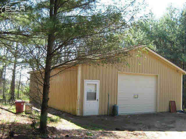 1195 Rose Center Road Fenton, MI 48430 - Photo 31 of 31 21144143-31.JPG