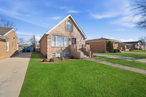 $452,500 | 8215 Austin Avenue, Burbank, IL 60459