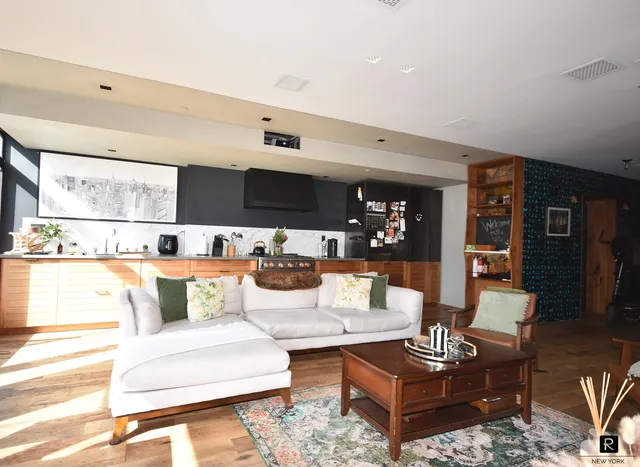 $2,495,000 | 102 Gold Street, Unit 6FR | DUMBO