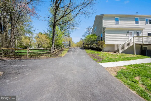 $1,100,000 | 20116 Sweet Meadow Lane, Gaithersburg, MD 20882