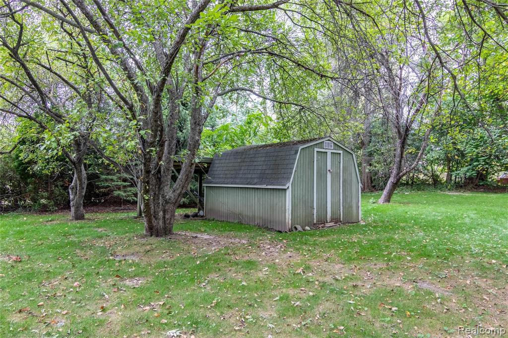 33414 Old Timber Road Farmington, MI 48331 - Photo 36 of 36