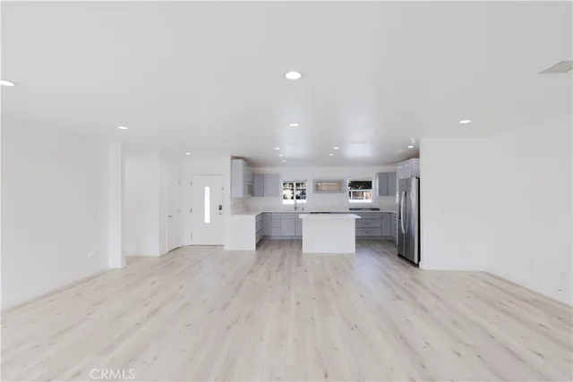 $4,995 | 19138 Hartland Street, Reseda, CA 91335