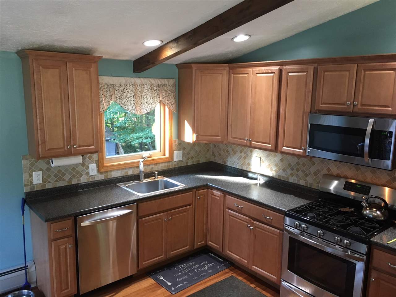 24 Glance Road Windham, NH 03087 - Photo 9 of 18