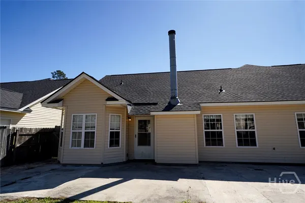 $2,400 | 877 Laurel Hill Circle, Richmond Hill, GA 31324