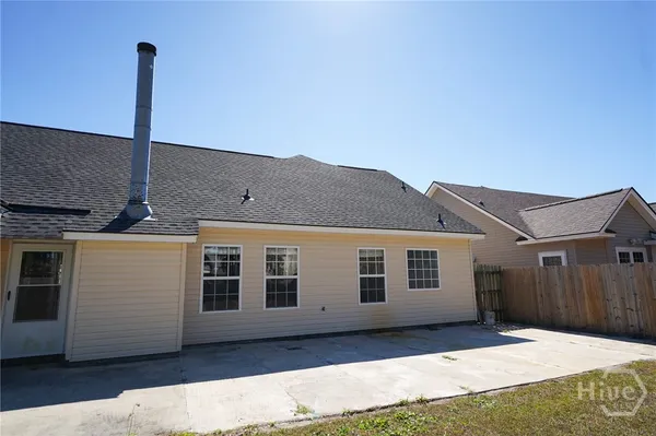 $2,400 | 877 Laurel Hill Circle, Richmond Hill, GA 31324