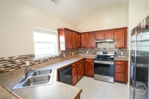 $2,400 | 877 Laurel Hill Circle, Richmond Hill, GA 31324