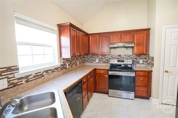 $2,400 | 877 Laurel Hill Circle, Richmond Hill, GA 31324