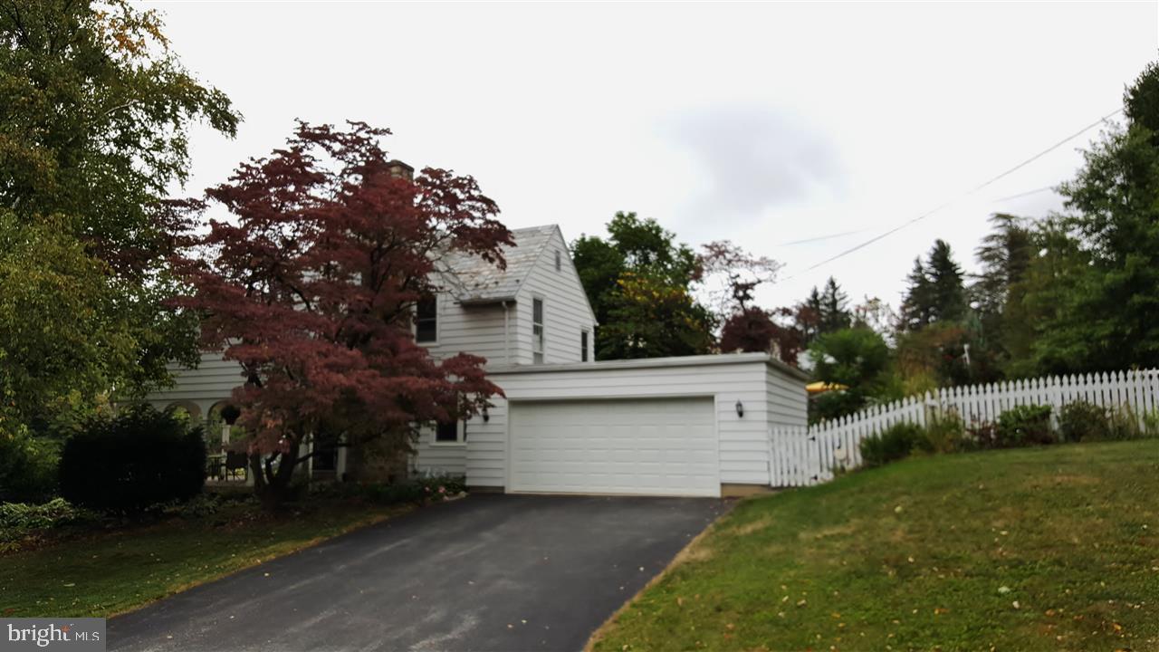 158 Highland Road York, PA 17403 - Photo 3 of 21 Gallery Image 3