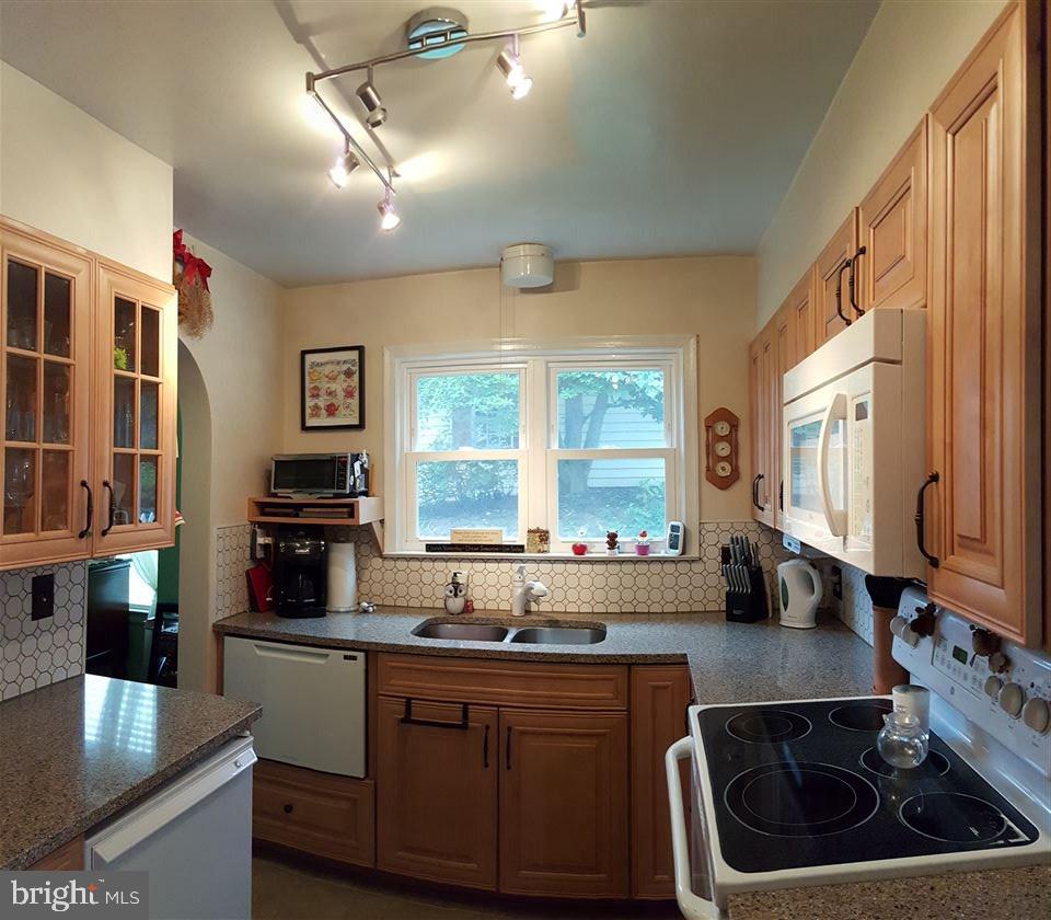 158 Highland Road York, PA 17403 - Photo 4 of 21 Gallery Image 4