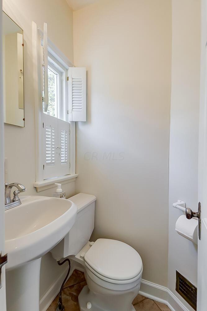 1548 Cardiff Road Upper Arlington, OH 43221 - Photo 32 of 84 50044356-032_web