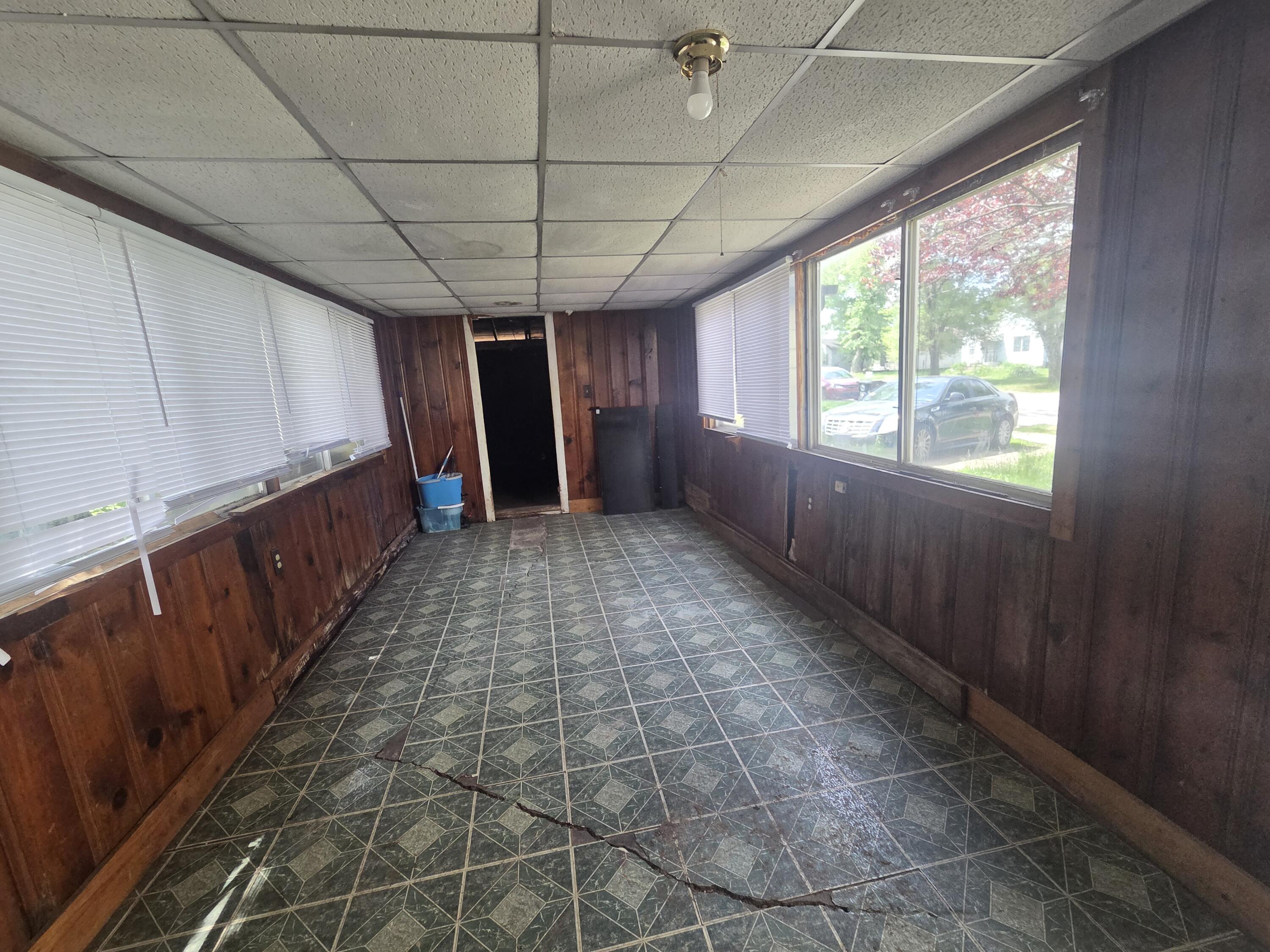 201 Johnson Street Gary, IN 46402 - Photo 9 of 12 3000x2250