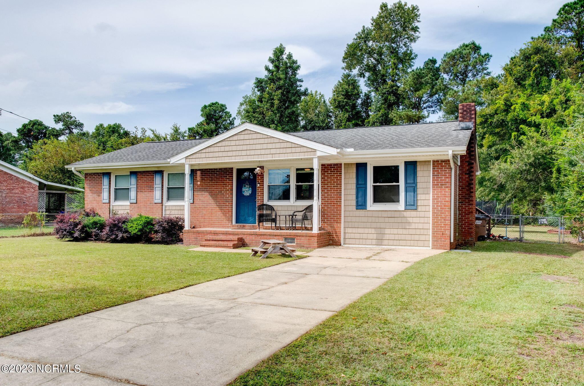 23 Victoria Road Jacksonville, NC 28546 - Photo 3 of 45 48-web-or-mls-23 Victoria Rd-148