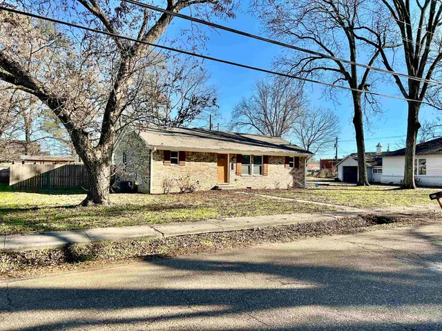 $219,900 | 402 West Street, Somerville, TN 38068