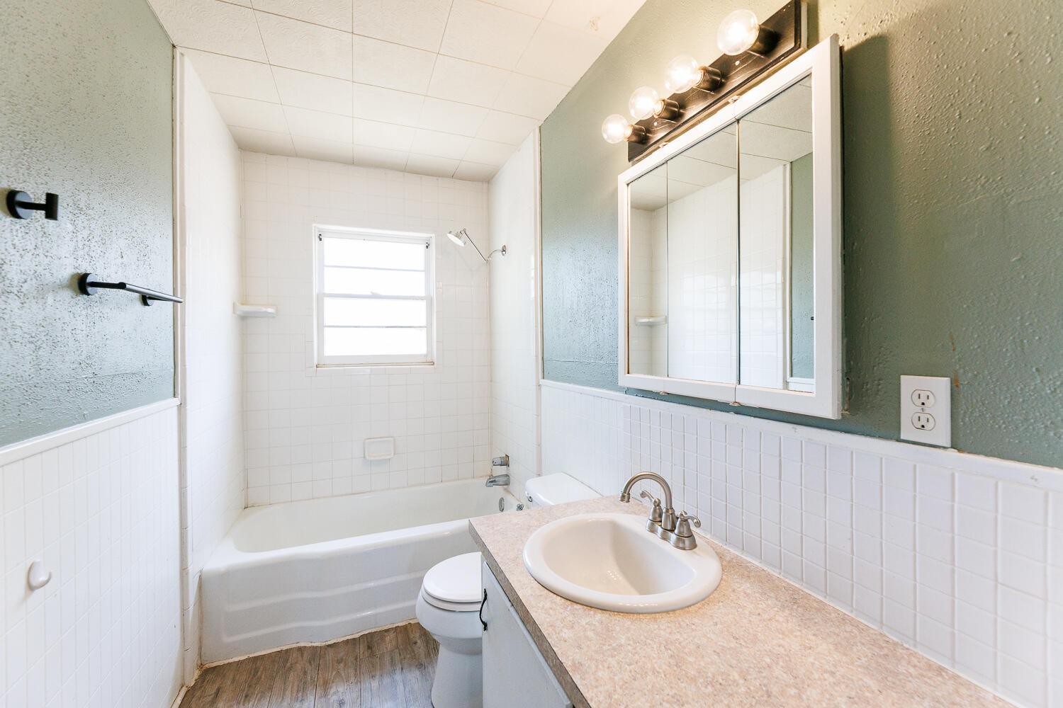 4503 43rd Street Lubbock, TX 79414 - Photo 23 of 42 Primary Bathroom