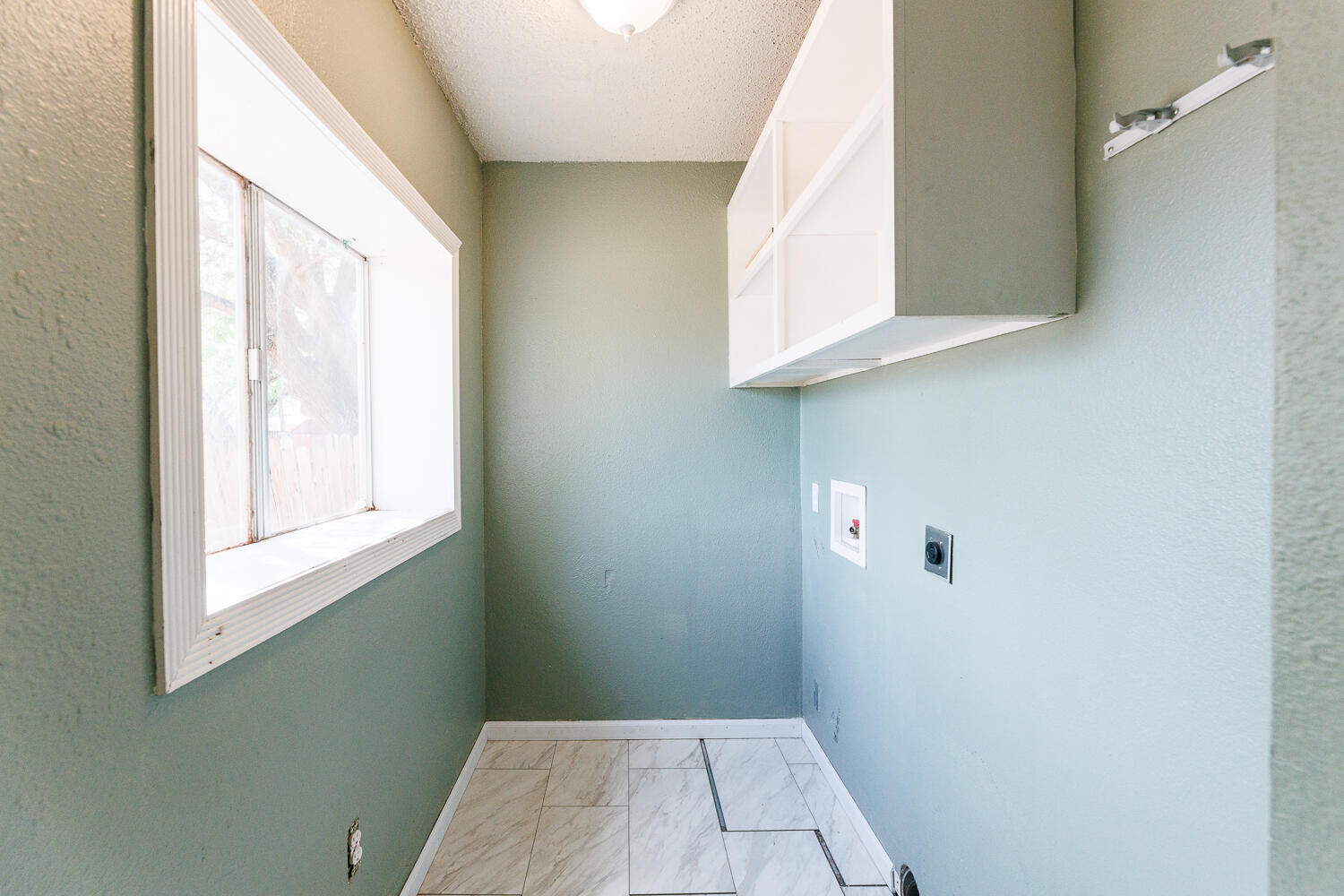 4503 43rd Street Lubbock, TX 79414 - Photo 36 of 42 Utility Room