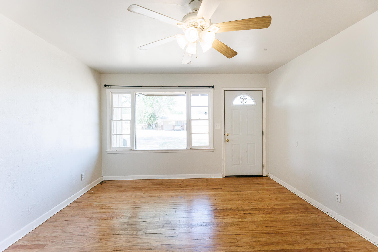4503 43rd Street Lubbock, TX 79414 - Photo 5 of 42 Living Area