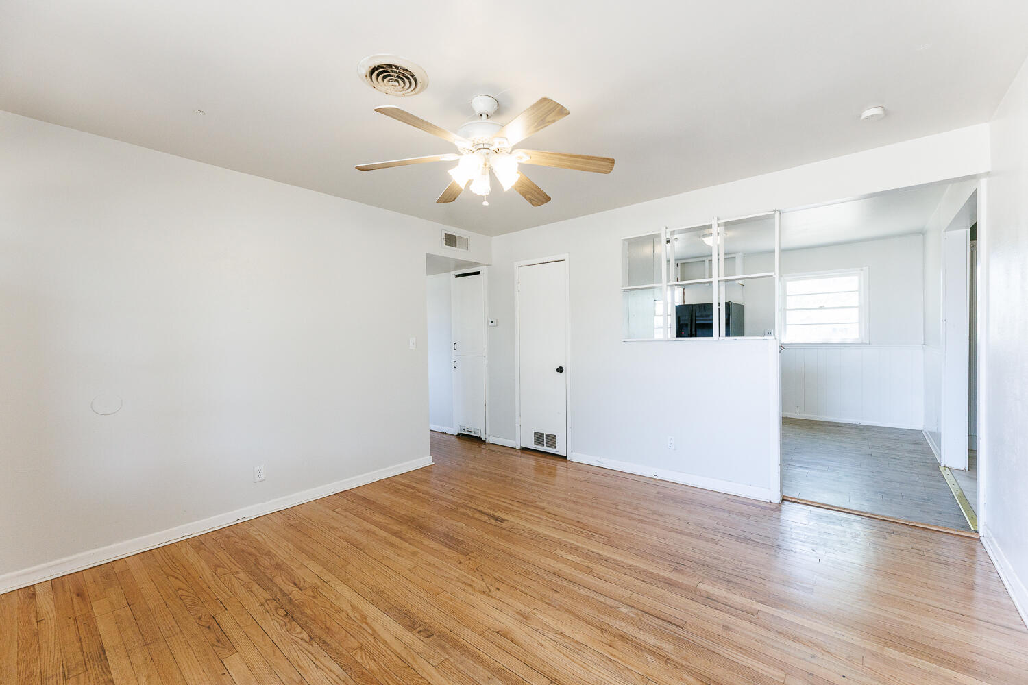 4503 43rd Street Lubbock, TX 79414 - Photo 7 of 42 Living Area