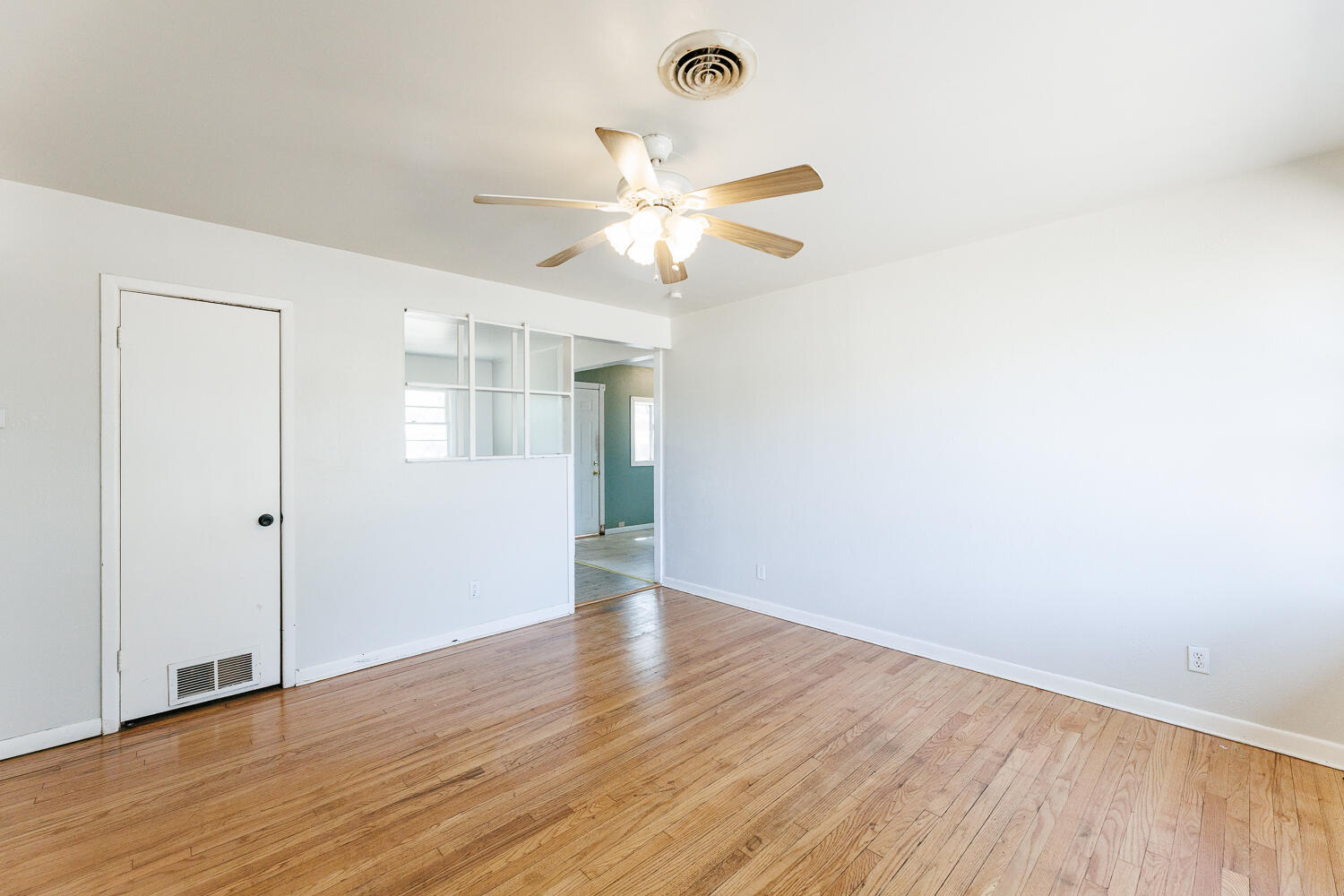 4503 43rd Street Lubbock, TX 79414 - Photo 9 of 42 Living Area