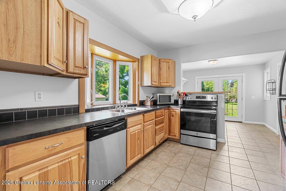 1332 West Valley Road Lansing, MI 48906 - Photo 10 of 33 Media Jett - 15 (2)