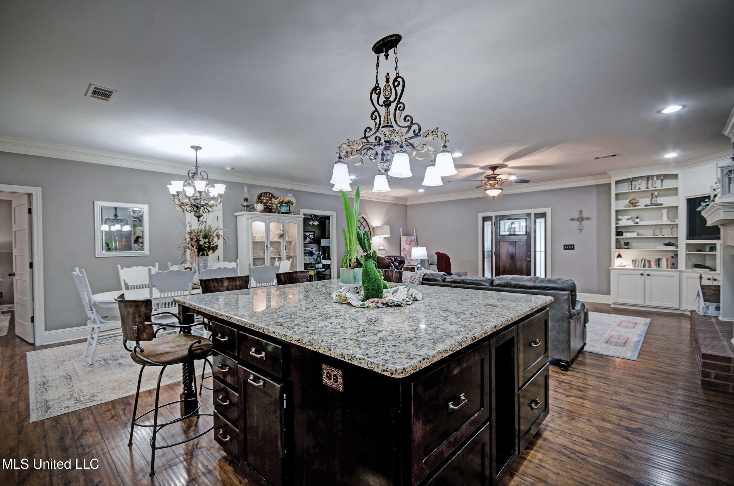 329 County Line Road Mendenhall, MS 39114 - Photo 43 of 77 Kitchen Island