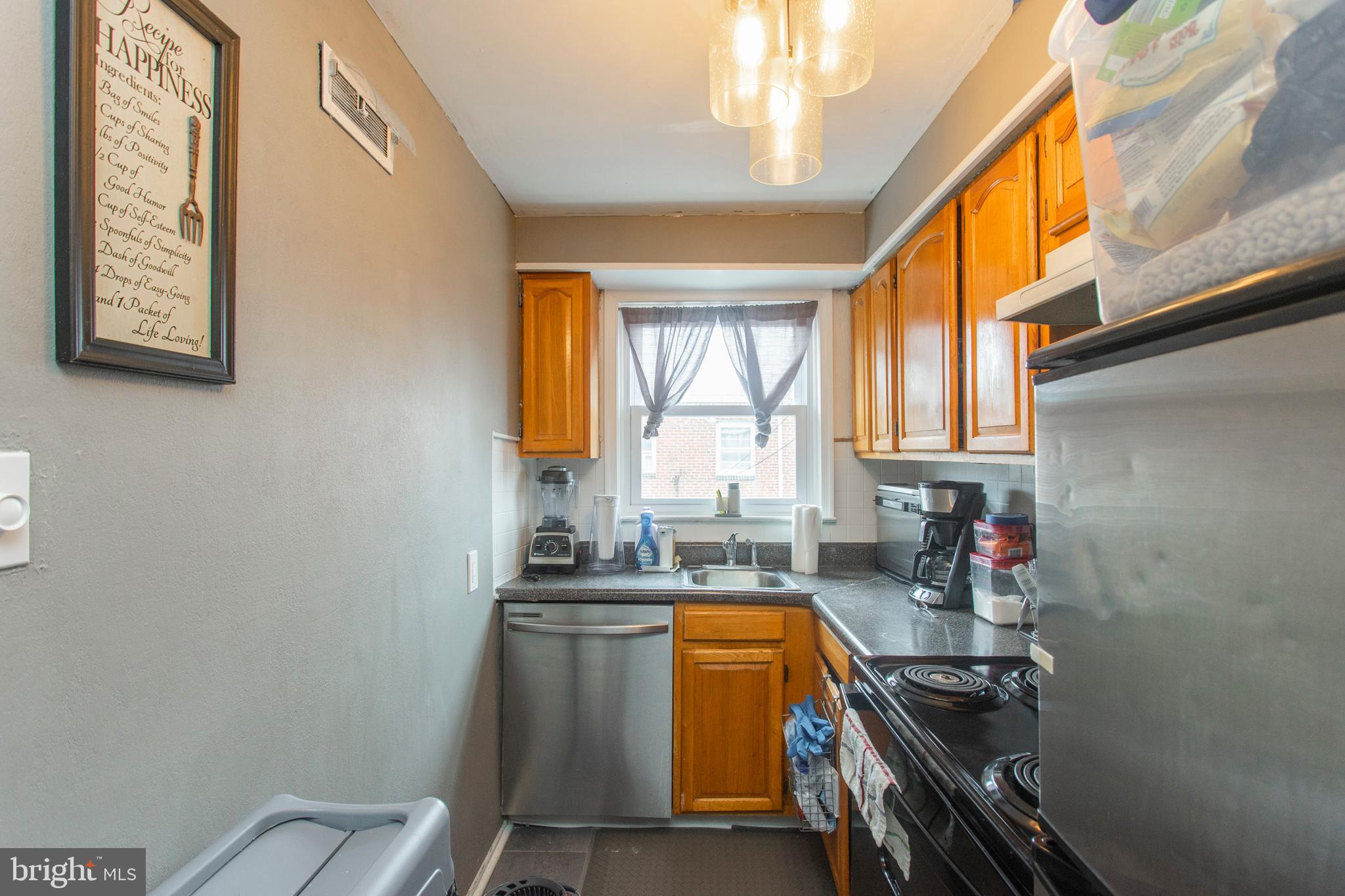 202 Margate Road Upper Darby, PA 19082 - Photo 8 of 38