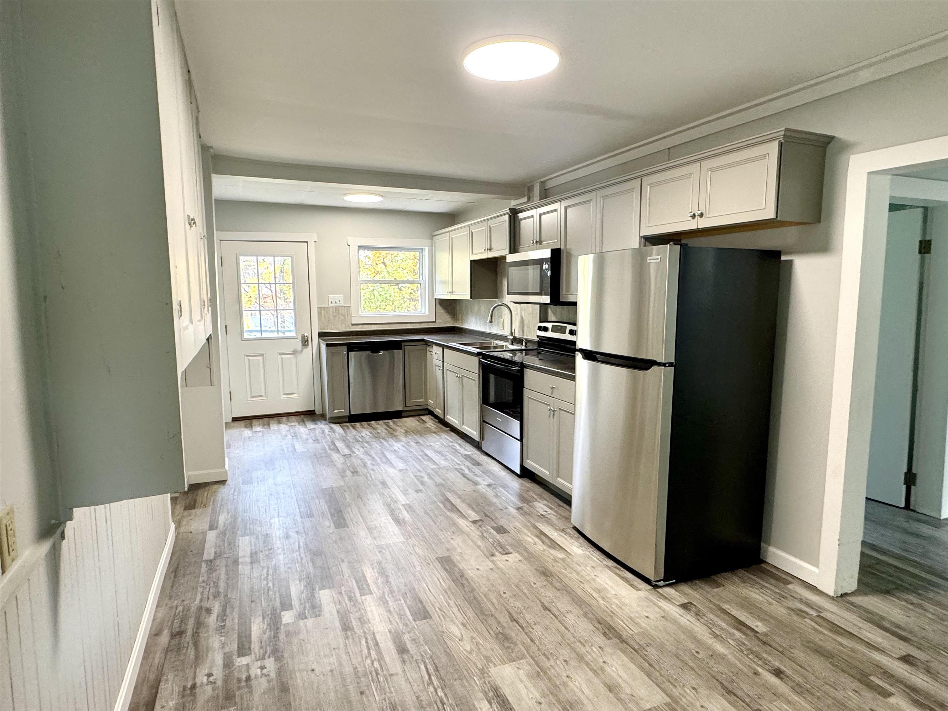 99 Northern Avenue Newport, VT 05855 - Photo 3 of 30